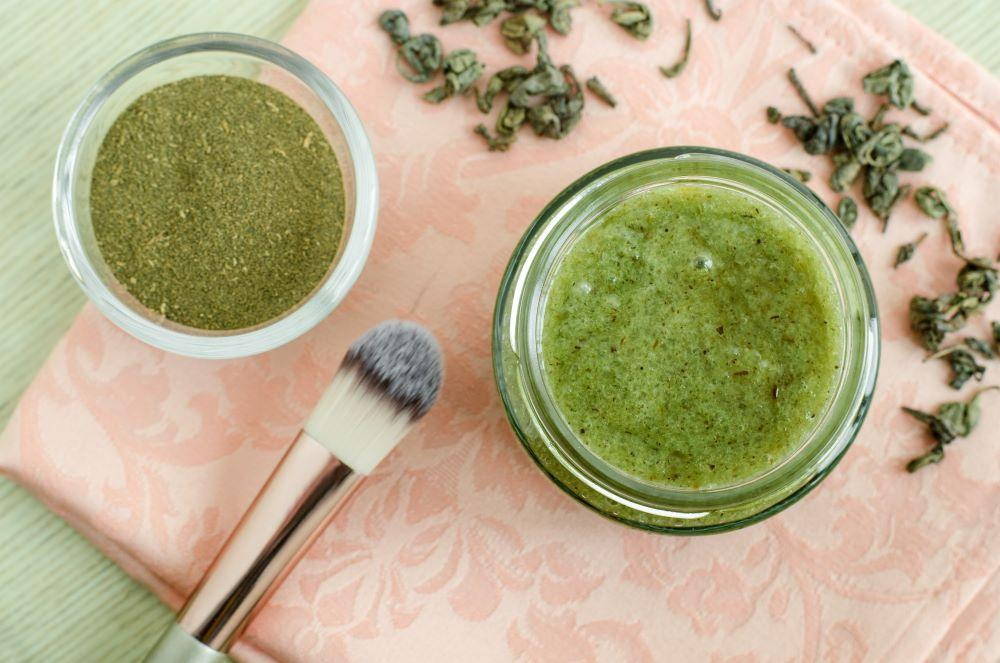 Green Tea and Red Light Therapy At Home: Your Dynamic Duo for Younger-Looking Skin? - Rouge Care