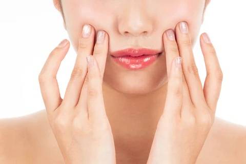 The Healing Power of Red Light Therapy for Herpes - Rouge Care